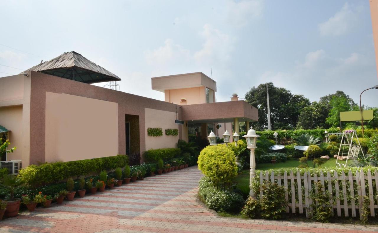 The Baghban Hotel & Resort, Baddi Exterior foto